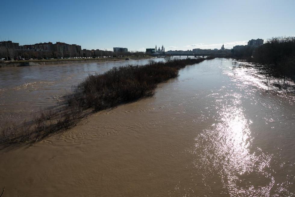 Crecida del Ebro a su paso por Zaragoza