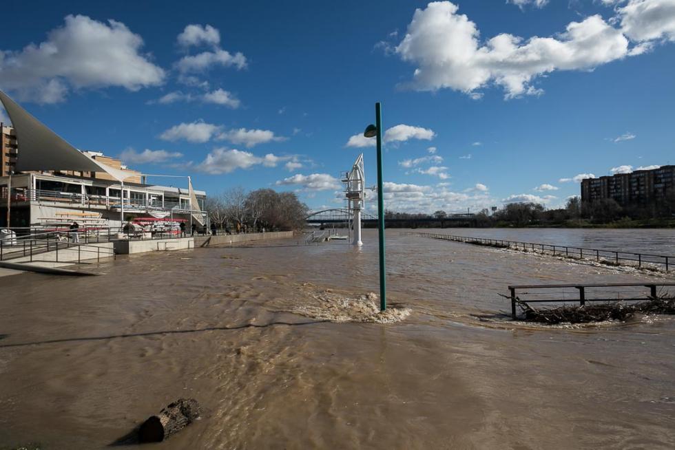 Crecida del Ebro a su paso por Zaragoza