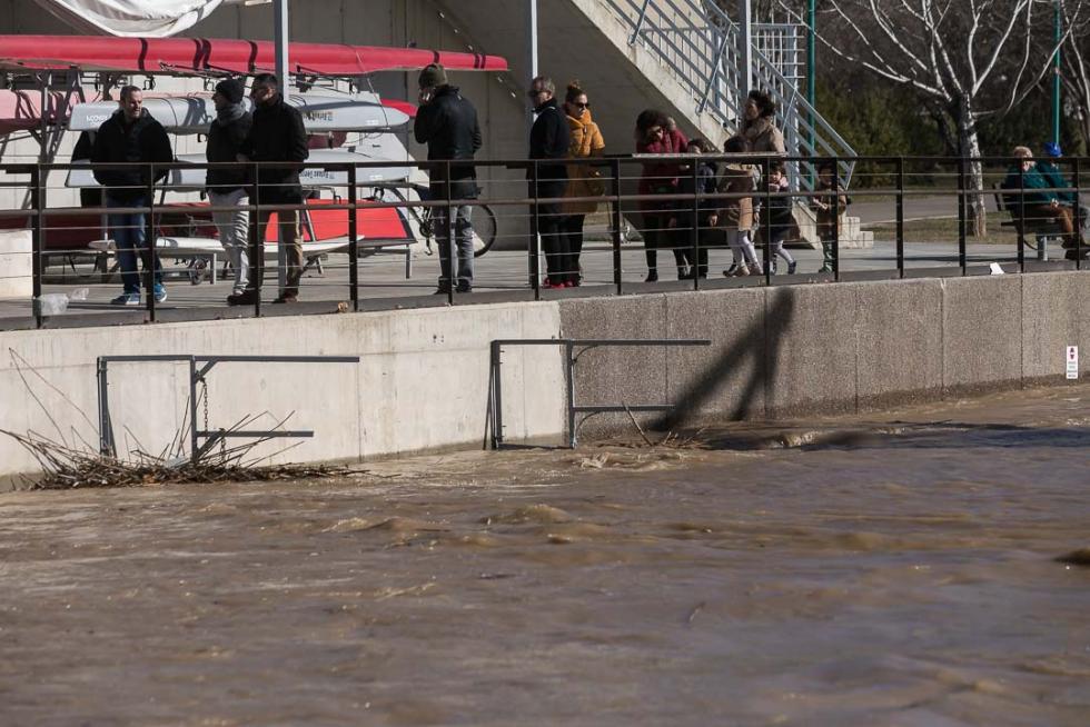 Crecida del Ebro a su paso por Zaragoza