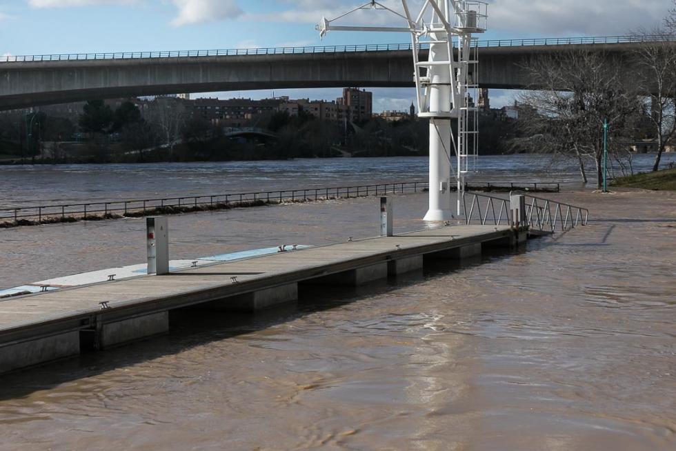 Crecida del Ebro a su paso por Zaragoza