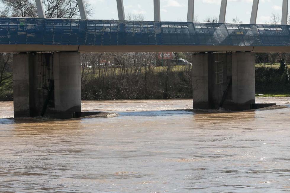 Crecida del Ebro a su paso por Zaragoza