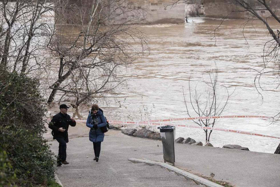 Crecida del Ebro a su paso por Zaragoza
