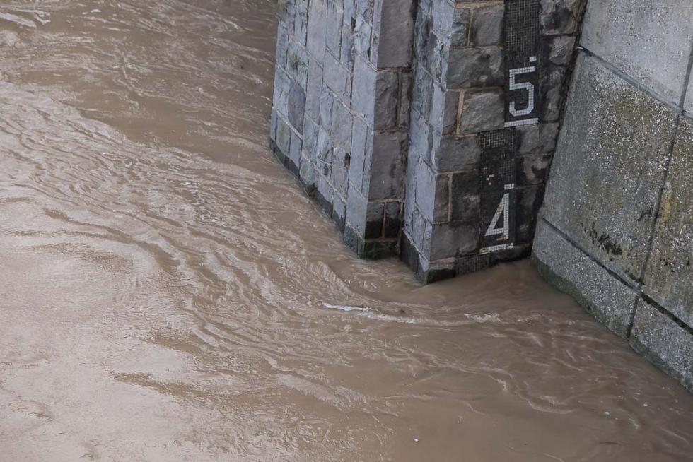 Crecida del Ebro a su paso por Zaragoza