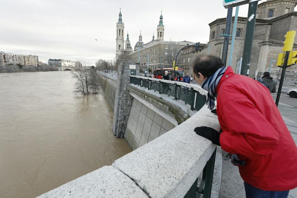 La crecida del Ebro llega a Zaragoza