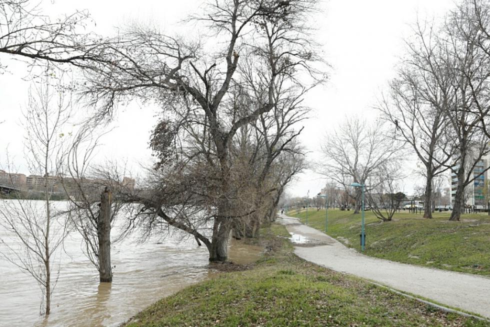 La crecida del Ebro llega a Zaragoza
