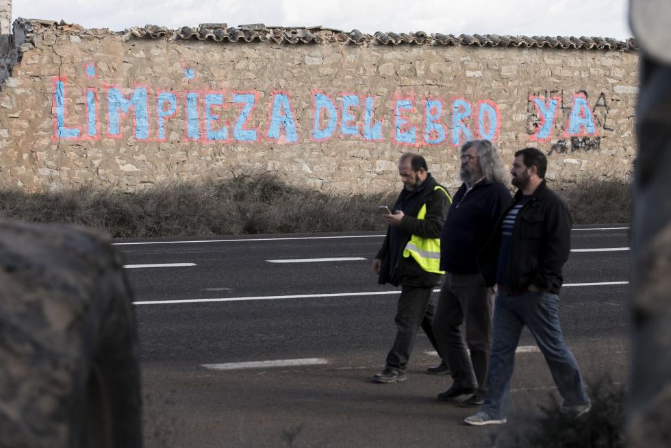 La ribera del Ebro dice basta y exige una limpieza urgente del cauce para minimizar las riadas