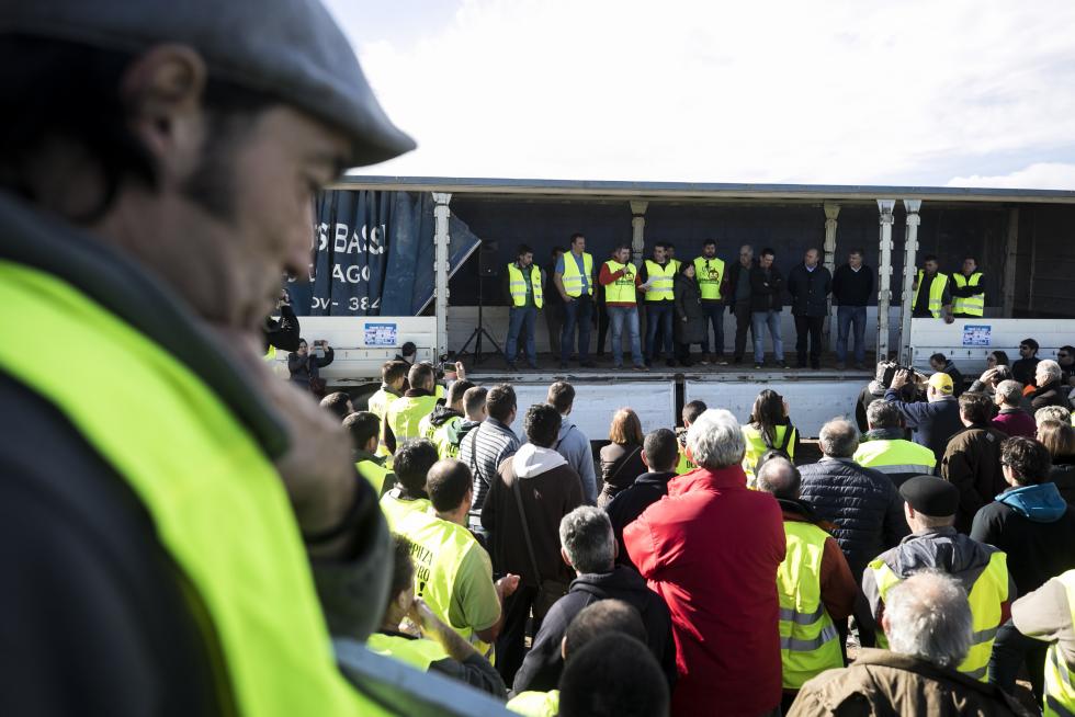 La ribera del Ebro dice basta y exige una limpieza urgente del cauce para minimizar las riadas