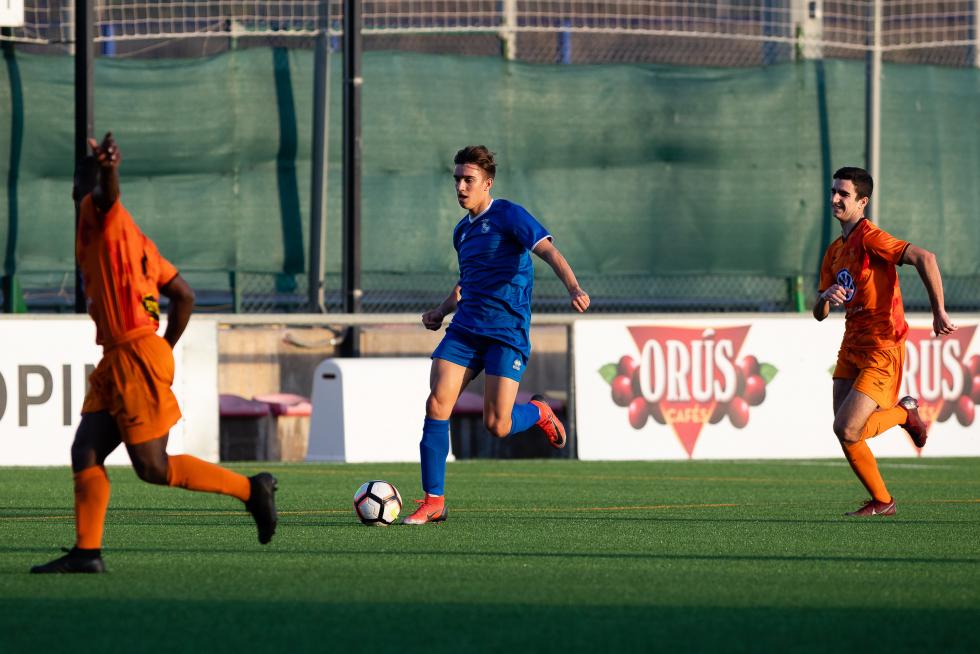 Fútbol. LN Juvenil- Juventud vs. Actur Pablo Iglesias.