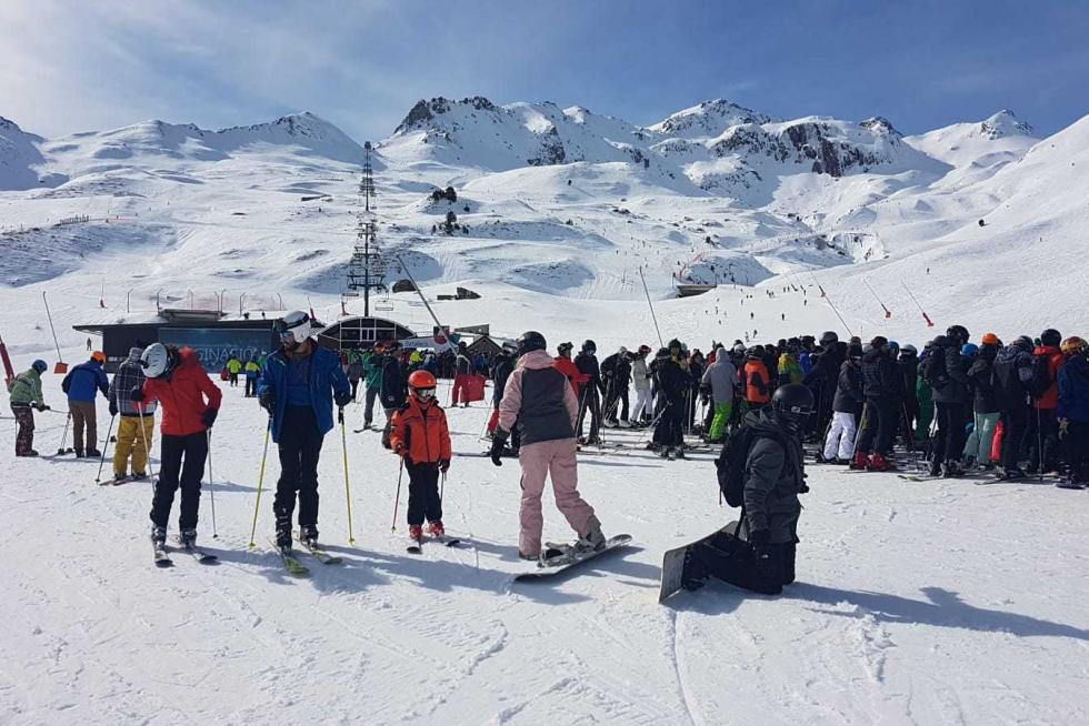 Fin de semana concurrido en la estación de esquí de Formigal.