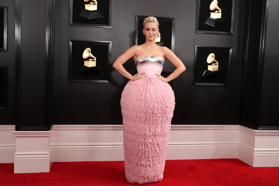 Lady Gaga y el orgullo latino brillan en la descafeinada alfombra roja de los Grammy