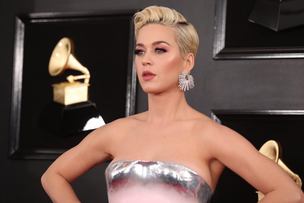 Lady Gaga y el orgullo latino brillan en la descafeinada alfombra roja de los Grammy