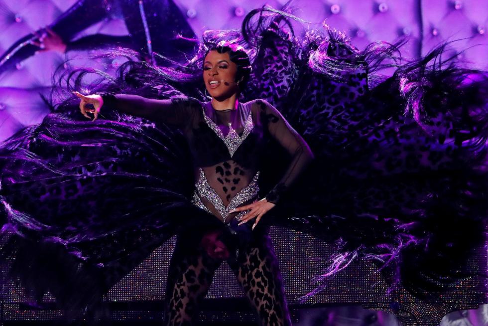 Lady Gaga y el orgullo latino brillan en la descafeinada alfombra roja de los Grammy