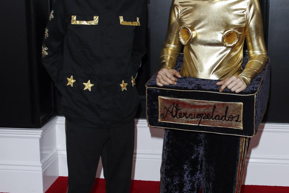 Lady Gaga y el orgullo latino brillan en la descafeinada alfombra roja de los Grammy