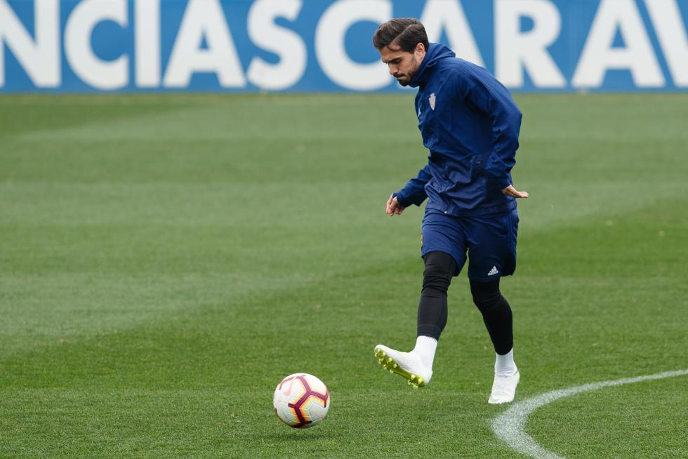 Entrenamiento del Real Zaragoza en La Romareda