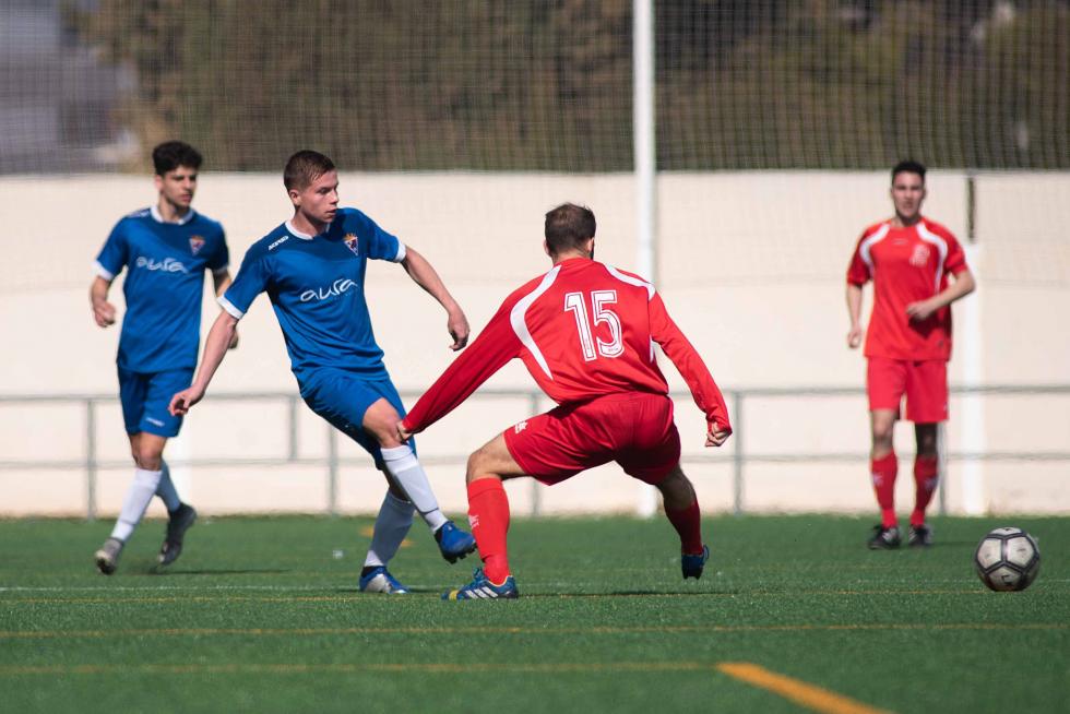 Fútbol. Regional Preferente- Valdefierro vs. Cella.