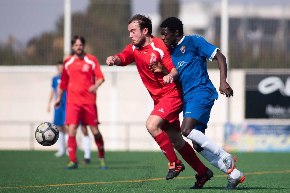 Fútbol. Regional Preferente- Valdefierro vs. Cella.