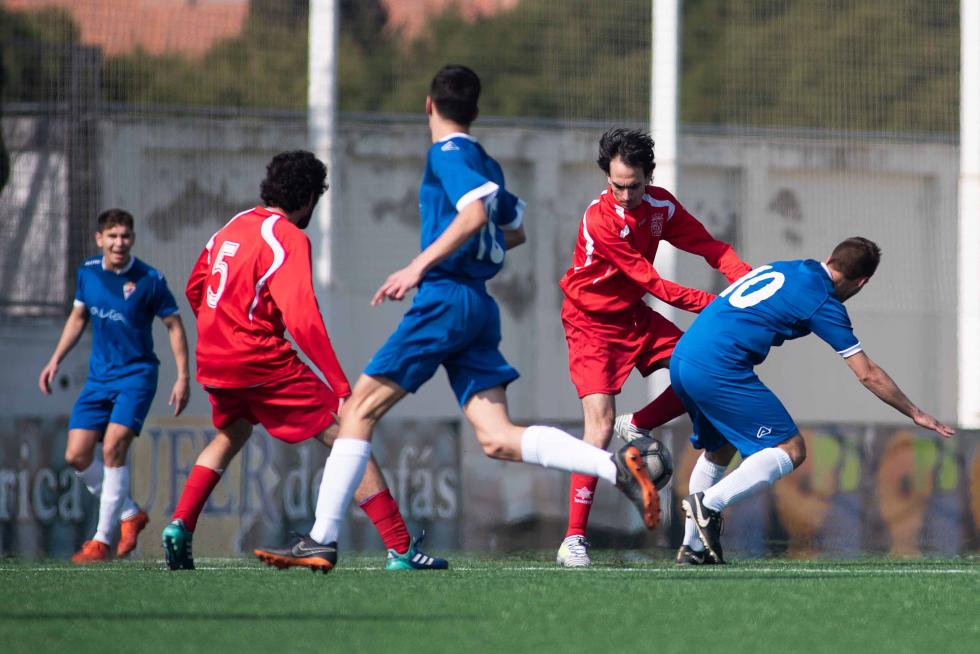 Fútbol. Regional Preferente- Valdefierro vs. Cella.
