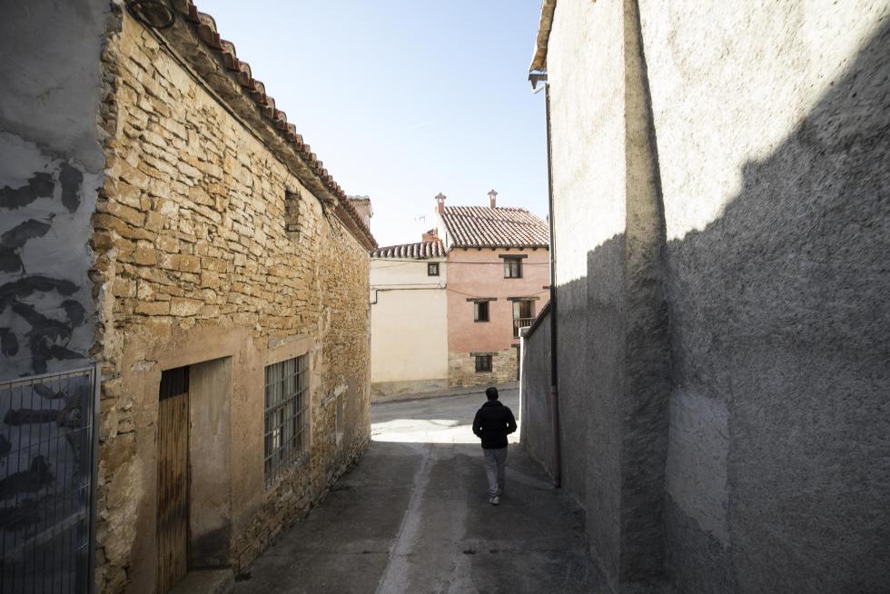 Admirada en la comarca por su nevero, por la ermita de la Virgen del Campo y por el trinquete y el acueducto, la localidad espera una solución al problema de su parroquia, con el techo hundido desde hace 40 años.