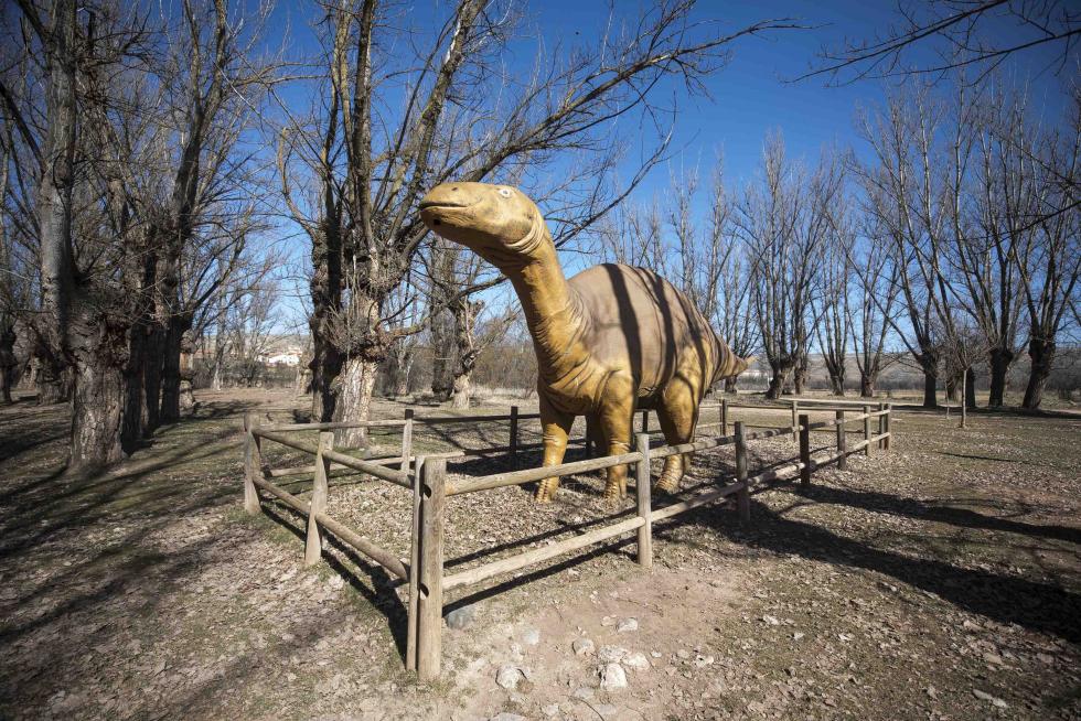 Los hallazgos de José María Herrero hace seis décadas generaron una fiebre paleontológica de la que este municipio no quiere curarse: la ilusión es ir un poco más allá en su explotación turística.