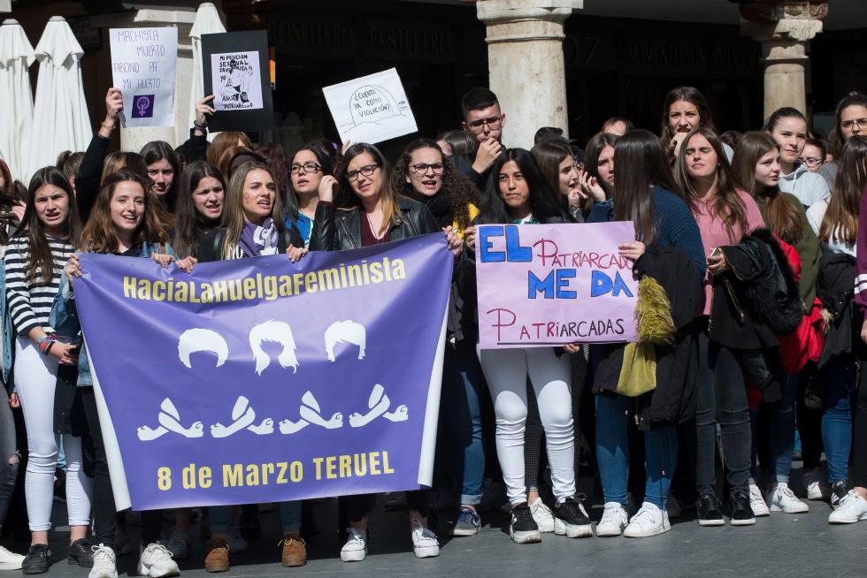 8-M: Teruel se tiñe de morado durante la huelga feminista.