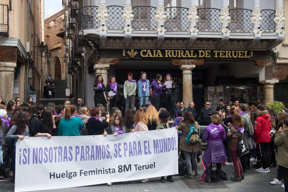 8-M: Teruel se tiñe de morado durante la huelga feminista.