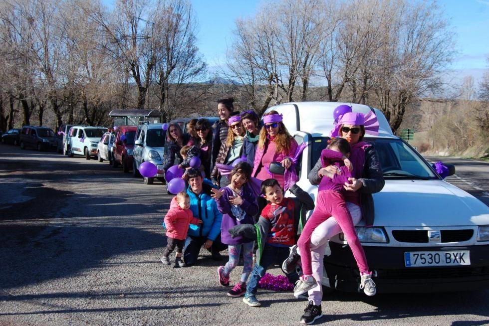 Caravana de mujeres por el 8-M en el valle de La Solana (Huesca).