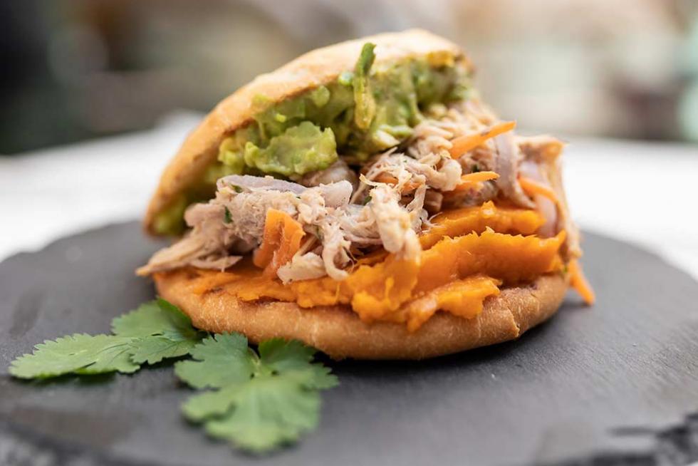 Tapa de La molletería Cinegia para el I Festival Cocinicas de El Tubo.