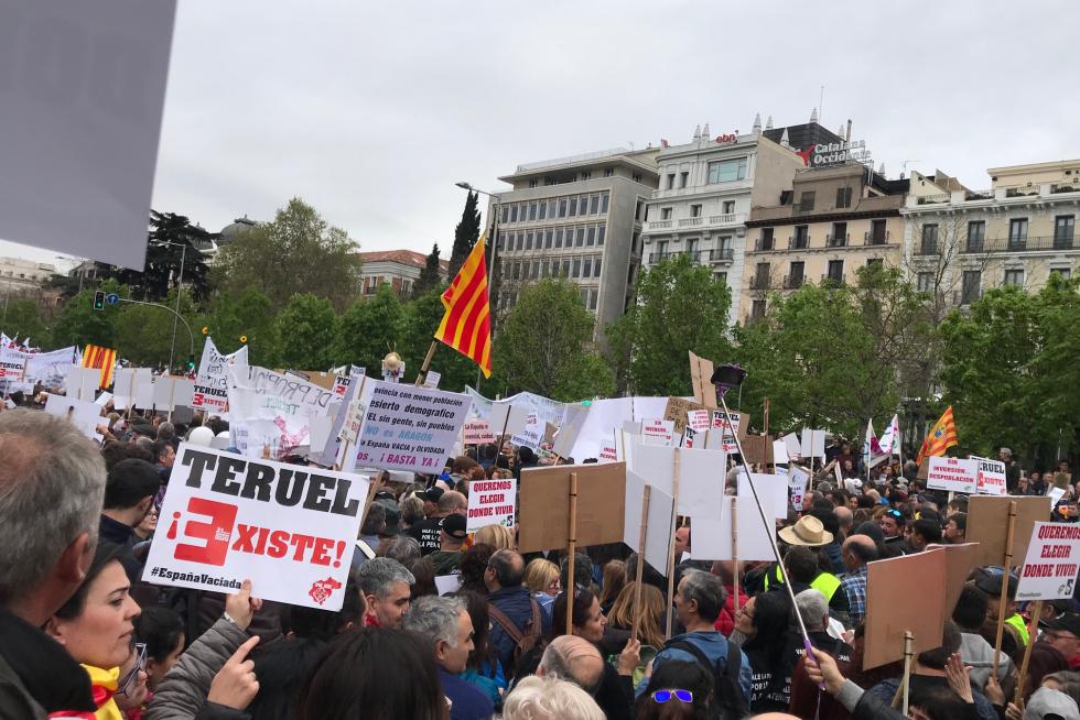 Más de 50.000 personas reclaman en Madrid un pacto contra la despoblación.