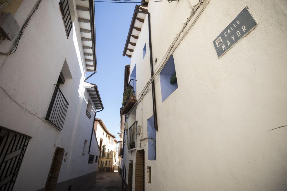 El municipio vive sus fiestas con devoción, busca ayudas para recuperar su parroquia y ha hecho reciente introspección de sus memorias con sendas publicaciones sobre su bagaje cultural.