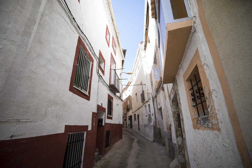 El municipio vive sus fiestas con devoción, busca ayudas para recuperar su parroquia y ha hecho reciente introspección de sus memorias con sendas publicaciones sobre su bagaje cultural.