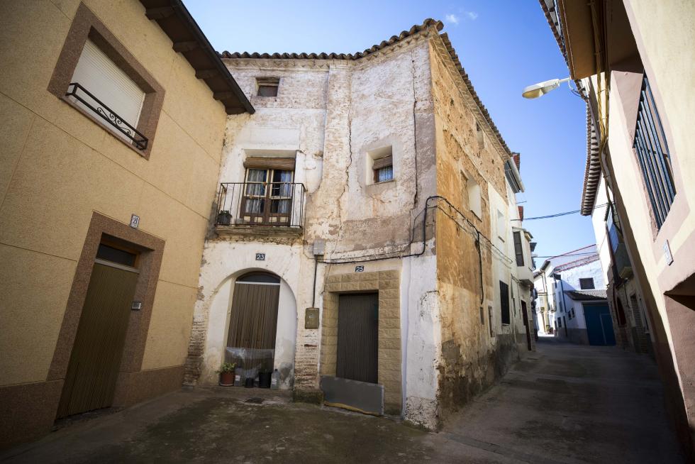 El municipio vive sus fiestas con devoción, busca ayudas para recuperar su parroquia y ha hecho reciente introspección de sus memorias con sendas publicaciones sobre su bagaje cultural.