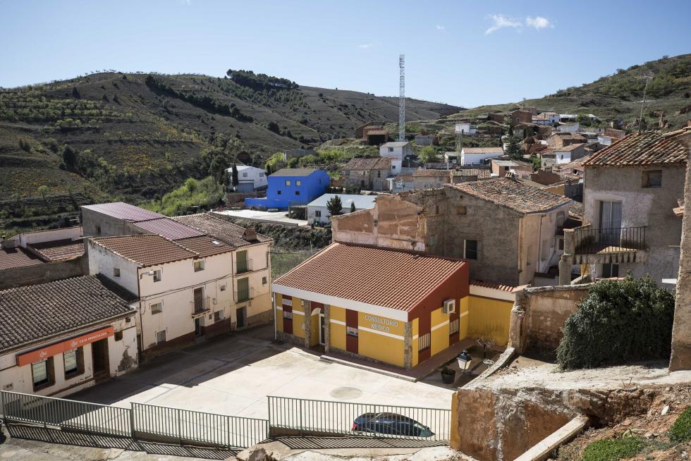 El municipio vive sus fiestas con devoción, busca ayudas para recuperar su parroquia y ha hecho reciente introspección de sus memorias con sendas publicaciones sobre su bagaje cultural.