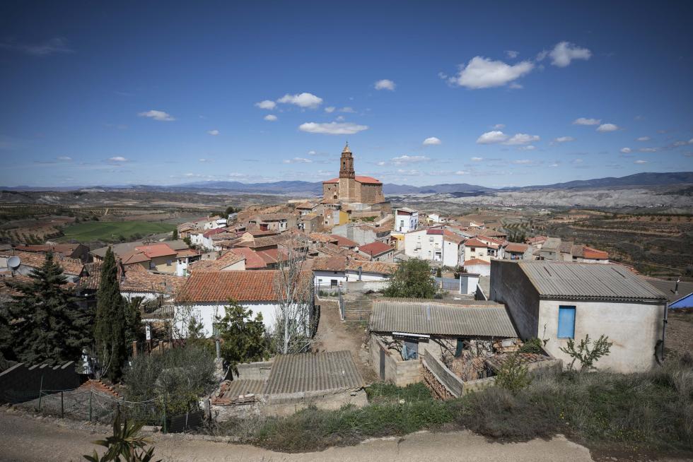 El municipio vive sus fiestas con devoción, busca ayudas para recuperar su parroquia y ha hecho reciente introspección de sus memorias con sendas publicaciones sobre su bagaje cultural.
