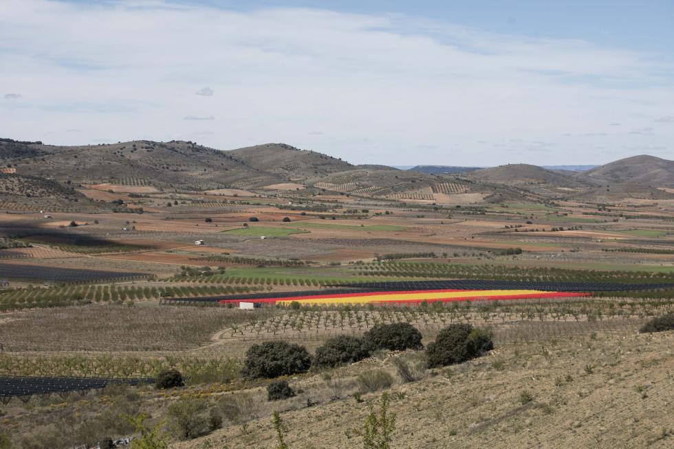 El municipio vive sus fiestas con devoción, busca ayudas para recuperar su parroquia y ha hecho reciente introspección de sus memorias con sendas publicaciones sobre su bagaje cultural.