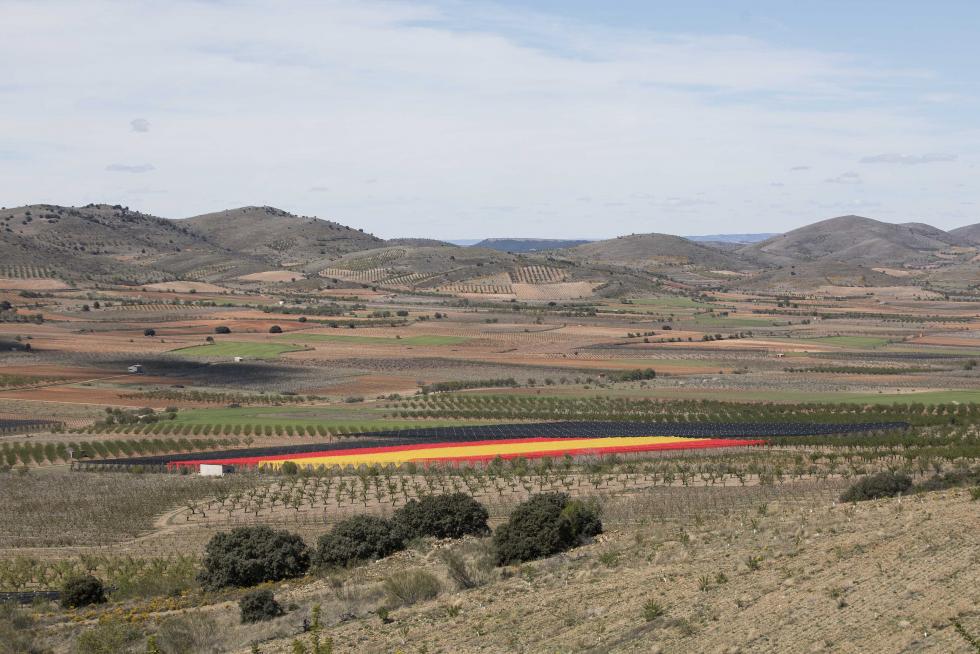 El municipio vive sus fiestas con devoción, busca ayudas para recuperar su parroquia y ha hecho reciente introspección de sus memorias con sendas publicaciones sobre su bagaje cultural.