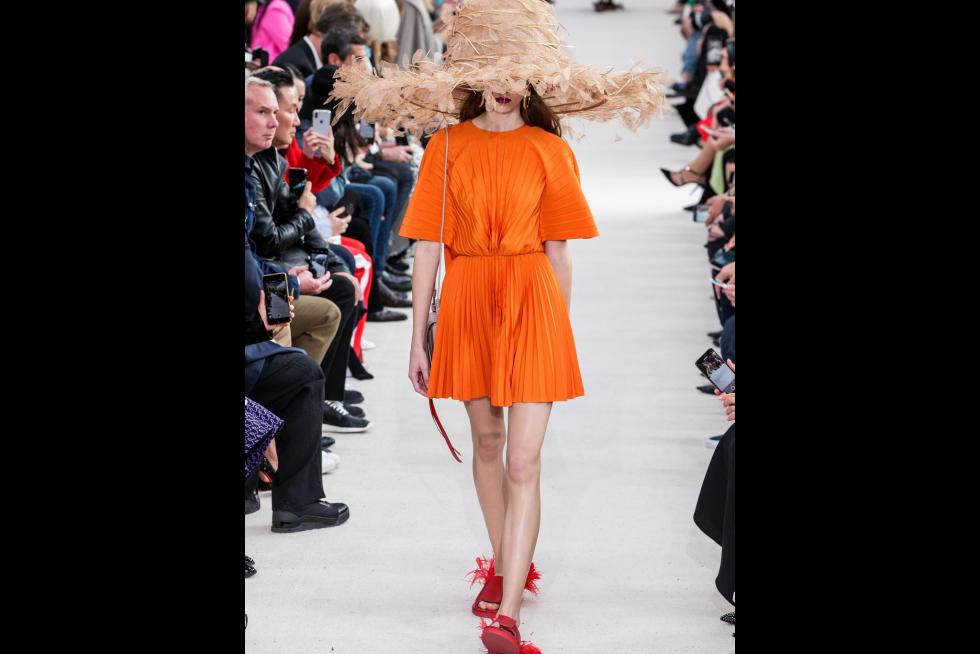 El color de la primavera es el naranja.