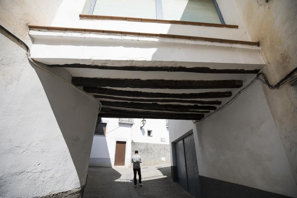 La localidad albergará en mayo su primer Encuentro Nacional de Herreros, mantiene ganaderías activas, unas vistas de escándalo y en su historia tiene parte capital la figura de San Valero.