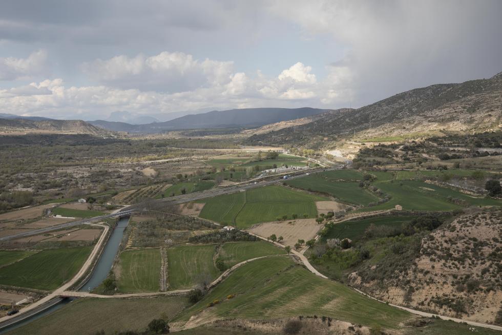 La localidad albergará en mayo su primer Encuentro Nacional de Herreros, mantiene ganaderías activas, unas vistas de escándalo y en su historia tiene parte capital la figura de San Valero.