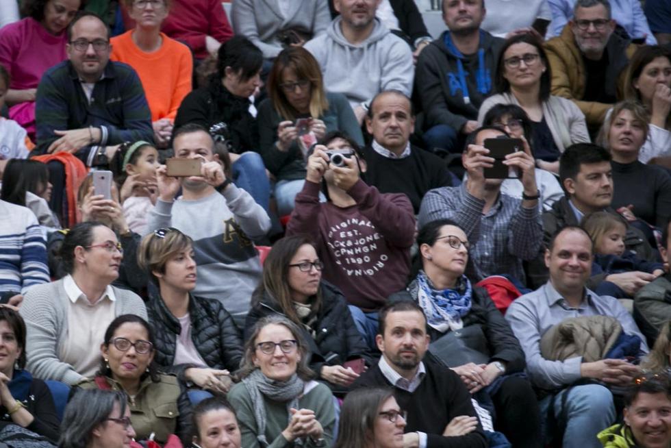Entrega de balones a los participantes de la Liga de Escuelas Ibercaja