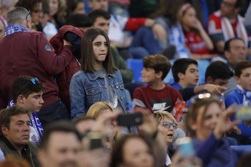 La afición animando al Real Zaragoza en La Romareda durante el partido Real Zaragoza – Alcorcón
