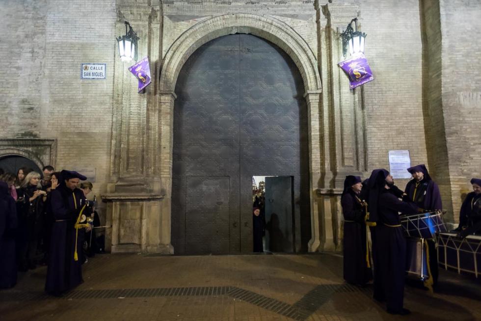 Imágenes de las procesiones del Lunes Santo en Zaragoza