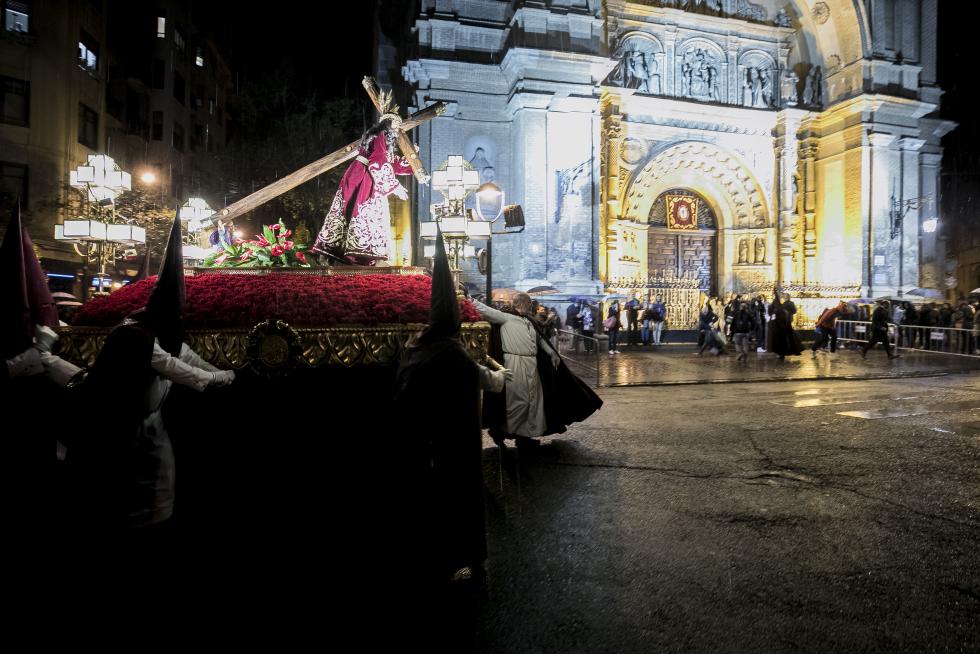 Imágenes de las procesiones del Lunes Santo en Zaragoza