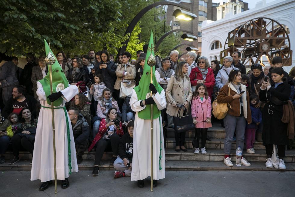 Imágenes de las procesiones del Lunes Santo en Zaragoza