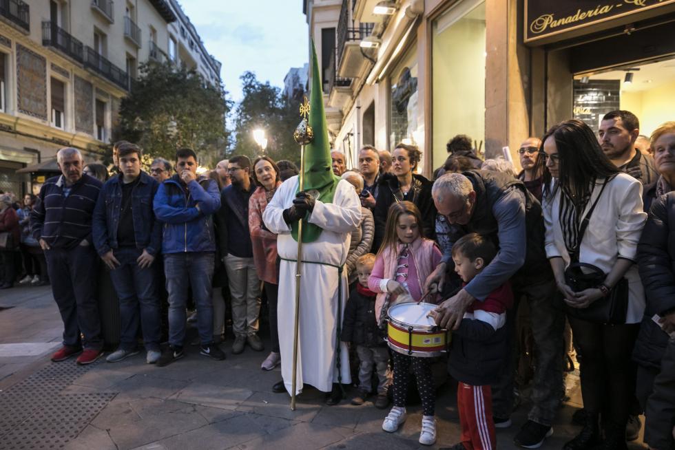 Imágenes de las procesiones del Lunes Santo en Zaragoza
