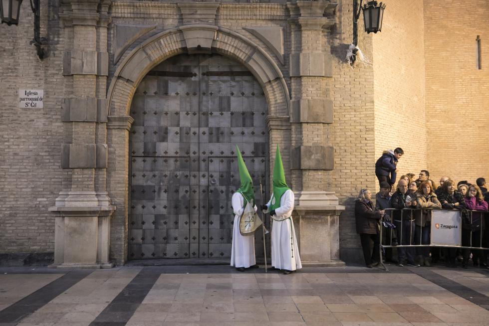 Imágenes de las procesiones del Lunes Santo en Zaragoza