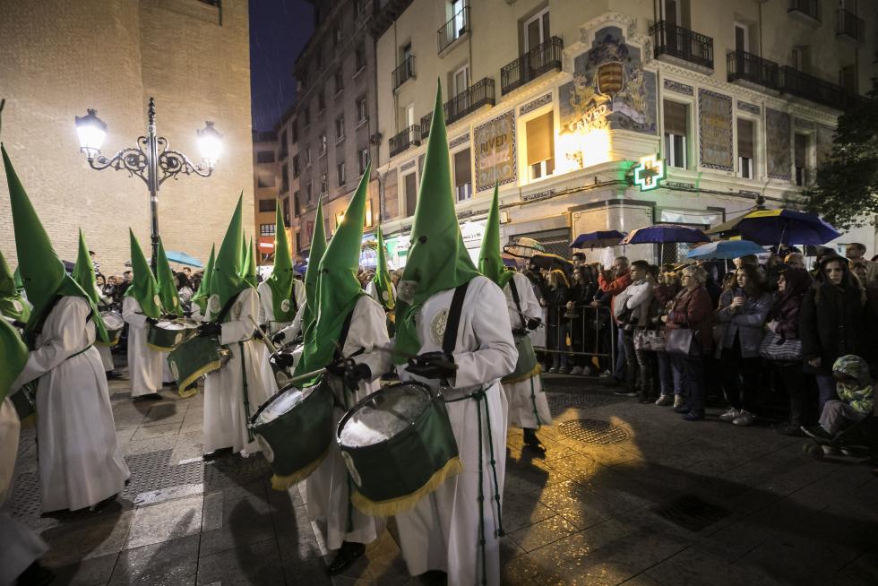 Imágenes de las procesiones del Lunes Santo en Zaragoza