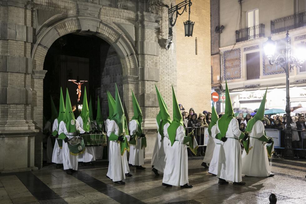 Imágenes de las procesiones del Lunes Santo en Zaragoza
