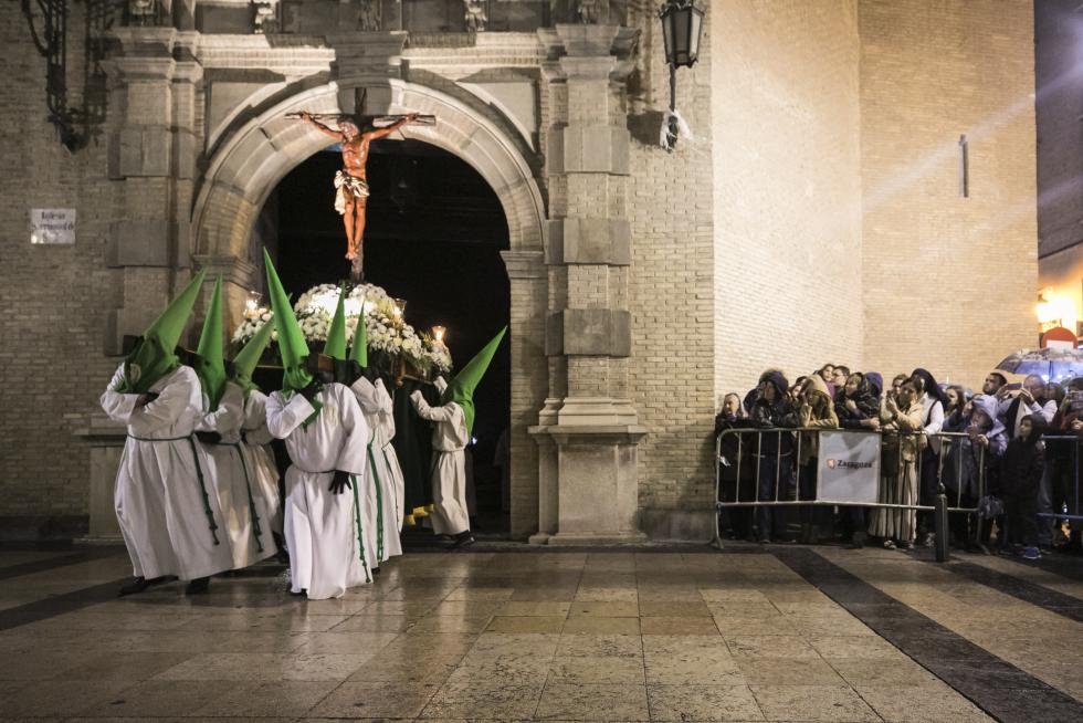 Imágenes de las procesiones del Lunes Santo en Zaragoza