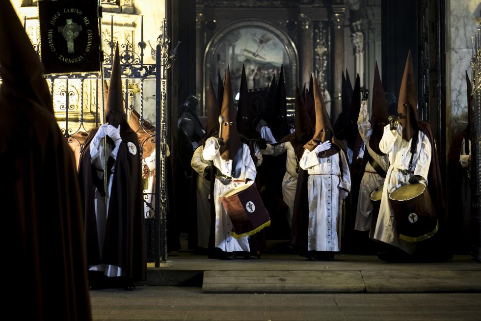 Imágenes de las procesiones del Lunes Santo en Zaragoza
