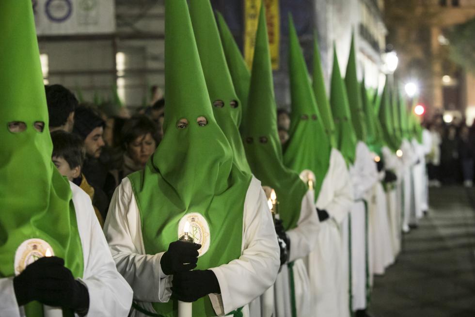 Imágenes de las procesiones del Lunes Santo en Zaragoza